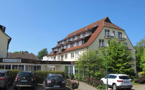 Fip-Ferienpark (Insel Poel): Auto, Cielo, Ruota, Pianta, Costruzione, Veicolo, Proprietà