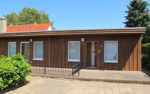 Villa Meike (Insel Poel): Cielo, Pianta, Finestra, Casa, Albero, Porta, Lotto, Legna, Villetta