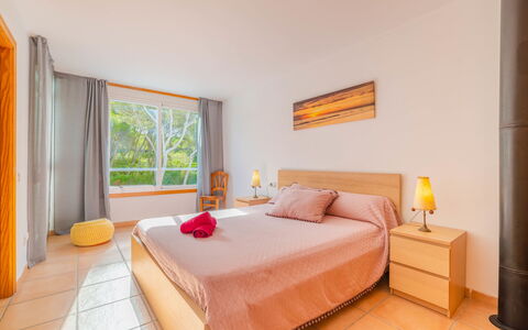 Golf: Camera Da Letto, Mobilia, Letto, Camera, Proprietà, Lenzuolo, Interior Design, Telaio Del Letto, Costruzione, Suite