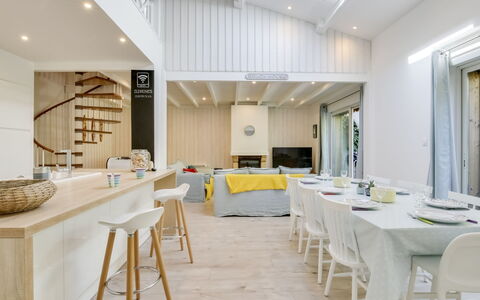 Le Chant des 4 Sirènes: Interior Design, Camera, Proprietà, Mobilia, Costruzione, Soffitto, Tavolo, Giallo, Pavimento, Casa