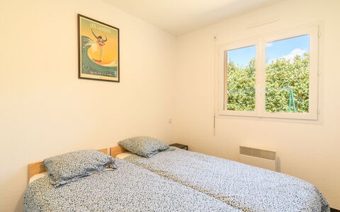 Contis Plage 648: Proprietà, Finestra, Azzurro, Cornice, Tessile, Legna, Dipingere, Comfort, Pavimento