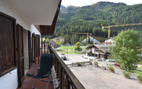 Canazei 370: Proprietà, Casa, Costruzione, Immobiliare, Camera, Casa, Balcone, Architettura, Hill Station, Albero