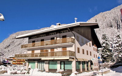 Canazei 370: Cielo, Costruzione, Proprietà, Finestra, Azzurro, Montagna, Casa, Architettura, Neve, Albero