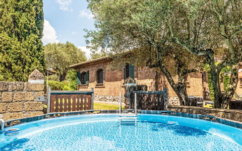Casale di Befania: Piscina, Hacienda, Ricorrere, Giardino, Estate, Backyard, Cortile, Cortile, Eco Hotel, Mobili Da Esterno