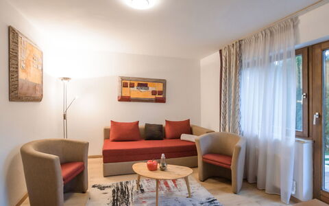 Zell am See 678: Mobilia, Tavolo, Divano, Comfort, Cornice, Tenda, Legna, Interior Design, Costruzione, Pavimentazione
