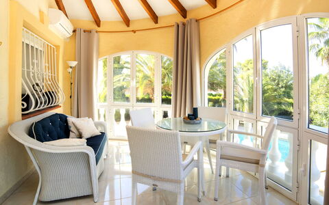 Lucien Marie: Proprietà, Camera, Soffitto, Costruzione, Interior Design, Mobilia, Casa, Casa, Immobiliare, Tavolo