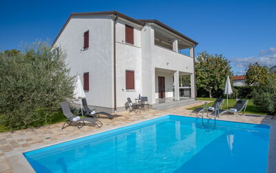 Poreč Nova Vas 107: Proprietà, Casa, Costruzione, Immobiliare, Piscina, Villa, Casa, Zona Residenziale, Architettura, Vacanza