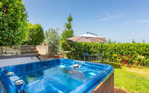 Ridaldi: Pianta, Acqua, Proprietà, Cielo, Azzurro, Piscina, Rettangolo, Tempo Libero, Erba, Mobili Da Esterno