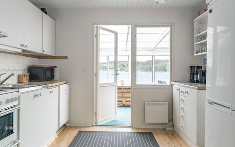 Uskeboda: Cabinetry, Controsoffitto, Costruzione, Cucina, Elettrodomestico Da Cucina, Cucina Stufa, Elettrodomestico, Legna, Interior Design, Pavimentazione