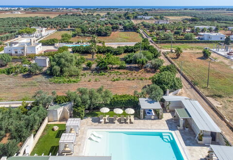 Villa Niraclo': Pianta, Proprietà, Costruzione, Cielo, Azzurro, Albero, Piscina, Urban Design, Architettura, Acqua