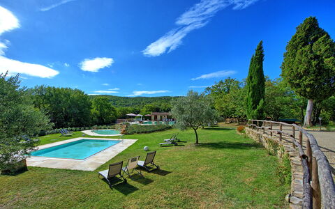 Borgo Mulignone: Proprietà, Immobiliare, Paesaggio Naturale, Casa, Estate, Cielo, Piscina, Casa, Erba, Costruzione