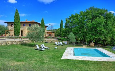 Borgo Mulignone: Proprietà, Estate, Casa, Paesaggio Naturale, Costruzione, Immobiliare, Erba, Casa, Architettura, Piscina