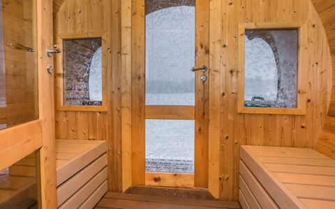 Kissaniemi: Legna, Pavimentazione, Pavimento, Mobilia, Pavimento In Legno, Interior Design, Letto A Castello, Camera, Color Legno, Latifoglie