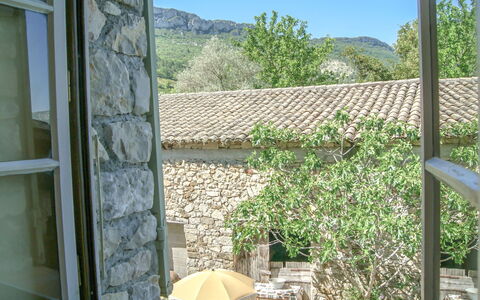 Du Brun: Cielo, Proprietà, Pianta, Shade, Interior Design, Albero, Legna, Immobiliare, Costruzione, Mobili Da Esterno