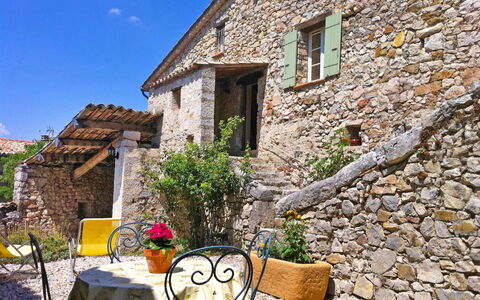 Du Brun: Pianta, Costruzione, Cielo, Finestra, Nube, Vaso Di Fiori, Casa, Sedia, Paesaggio, Villetta
