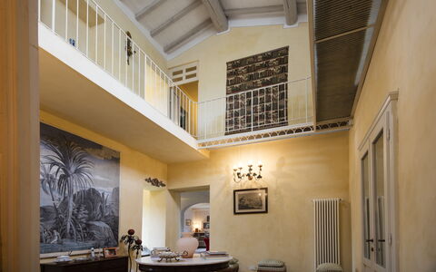 Villa Bacco: Soffitto, Proprietà, Costruzione, Camera, Interior Design, Architettura, Casa, Illuminazione, Casa, Illuminazione Diurna