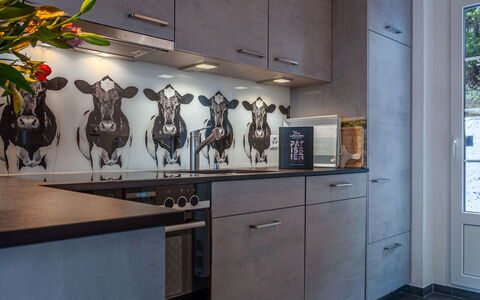 Chalet Dominique: Cabinetry, Costruzione, Finestra, Interior Design, Automotive Design, Arte, Legna, Vaso Di Fiori, Facciata, Pavimentazione