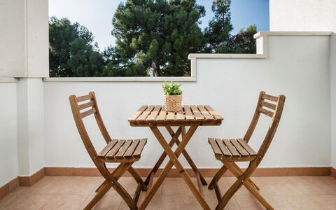 Villa Beach Front: Mobilia, Tavolo, Sedia, Camera, Proprietà, Interior Design, Casa, Tavolo Esterno, Legna, Design