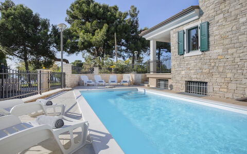 Villa Beach Front: Piscina, Proprietà, Immobiliare, Casa, Costruzione, Casa, Zona Residenziale, Appartamento, Estate, Tempo Libero