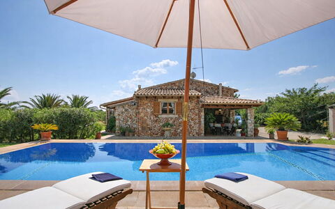 Mavi: Ombrello, Mobilia, Mobili Da Esterno, Piscina, Ricorrere, Sedia, Shade, Eco Hotel, Vaso Di Fiori, Tempo Libero