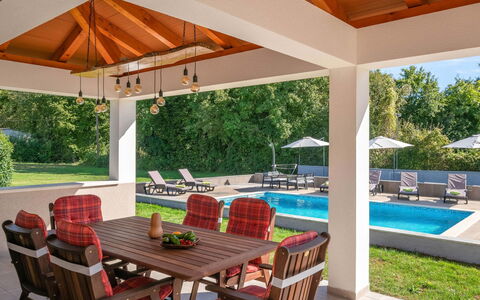 Casetta Filip: Proprietà, Terrazza, Mobilia, Camera, Costruzione, Portico, Casa, Tavolo, Casa, Interior Design