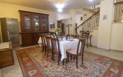 La Danza: Proprietà, Camera, Costruzione, Pavimento, Immobiliare, Sala Da Pranzo, Mobilia, Casa, Interior Design, Pavimentazione