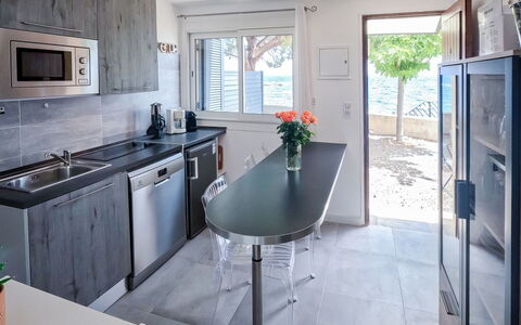 Solenzara 650: Nube, Cielo, Tavola, Tavolo, Proprietà, Mobilia, Montagna, Cibo, Dishware, Bicchieri