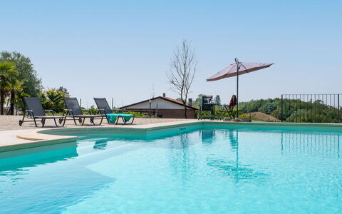 Casa Chiara (Sic400): Acqua, Cielo, Pianta, Piscina, Albero, Azzurro, Mobili Da Esterno, Shade, Tempo Libero, Materiale Composito