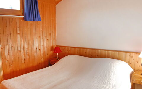 Villars 877: Camera, Proprietà, Mobilia, Legna, Color Legno, Latifoglie, Architettura, Interior Design, Compensato, Letto