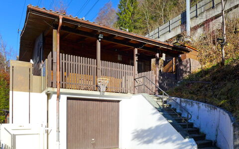 Chalet Guldeli: Cielo, Proprietà, Pianta, Albero, Pendenza, Legna, Shade, Costruzione, Fascio, Raccordo