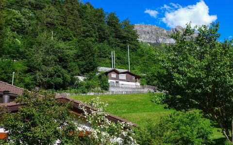 Chalet Guldeli: Pianta, Nube, Cielo, Proprietà, Costruzione, Verde, Botanica, Blu, Paesaggio Naturale, Montagna