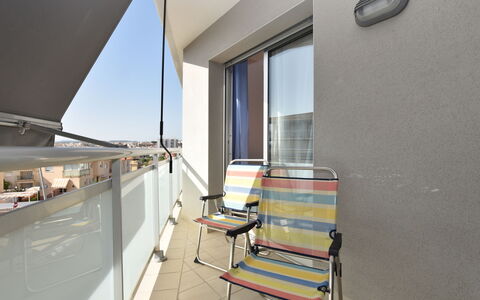 Oliveres: Camera, Proprietà, Costruzione, Mobilia, Interior Design, Architettura, Casa, Immobiliare, Pavimento, Illuminazione Diurna