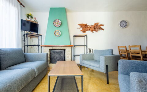 Laurel: Mobilia, Proprietà, Costruzione, Divano, Azzurro, Blu, Tavolo, Comfort, Soggiorno, Interior Design