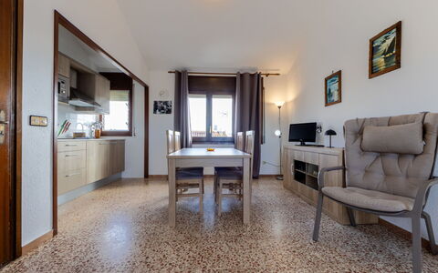 Drassanes Iii: Pavimentazione, Interior Design, Pavimento, Mobilia, Soffitto, Camera, Appartamento, Sedia, Soggiorno, Pavimento In Legno