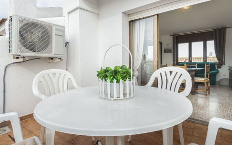 Drassanes Iii: Camera, Proprietà, Sala Da Pranzo, Mobilia, Tavolo, Interior Design, Costruzione, Immobiliare, Casa, Tavolino Da Caffè