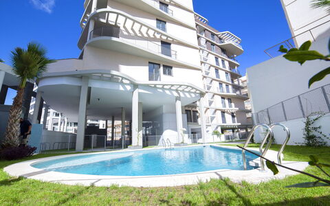 Calpe Calp 268: Cielo, Acqua, Costruzione, Proprietà, Pianta, Azzurro, Piscina, Nube, Finestra, Tempo Libero