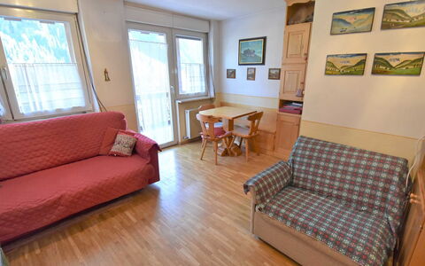 Villa Bellavista: Camera, Mobilia, Proprietà, Pavimento, Soggiorno, Costruzione, Latifoglie, Immobiliare, Casa, Casa