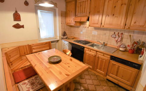 Villa Bellavista: Controsoffitto, Camera, Proprietà, Mobilia, Cabinetry, Cucina, Pavimento, Costruzione, Pavimento In Legno, Interior Design