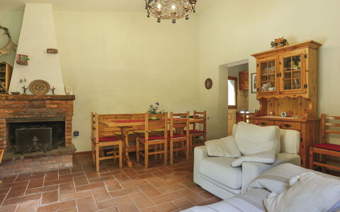 Al Faggio (Gll120): Camera, Proprietà, Mobilia, Interior Design, Pavimento, Parete, Costruzione, Soffitto, Casa, Immobiliare