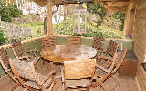 Riccardo: Mobilia, Tavolo, Pianta, Proprietà, Sedia, Legna, Interior Design, Mobili Da Esterno, Color Legno, Tavolo Esterno