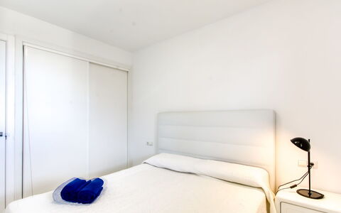 Mileni i: Letto, Camera Da Letto, Interior Design, Legna, Pavimentazione, Pavimento, Lenzuolo, Mobilia, Bedding, Camera