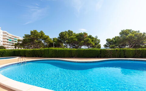 Edificio Meridiano: Piscina, Proprietà, Immobiliare, Tempo Libero, Acqua, Vacanza, Casa, Cielo, Ricorrere, Costruzione