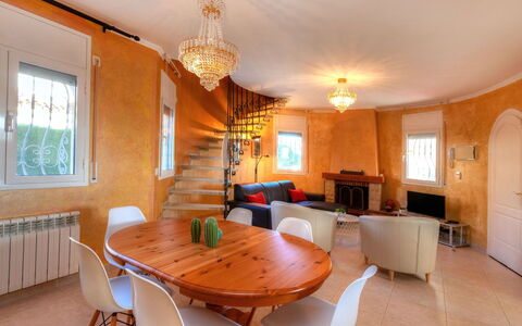 Villa Pasja: Camera, Proprietà, Sala Da Pranzo, Costruzione, Interior Design, Mobilia, Tavolo, Soffitto, Immobiliare, Casa