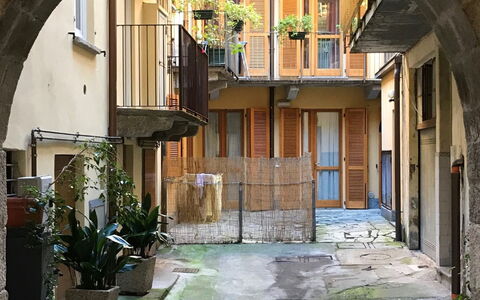 Sabina: Costruzione, Pianta, Finestra, Pianta Della Casa, Porta, Legna, Quartiere, Zona Residenziale, Vaso Di Fiori