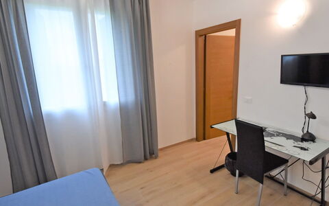 Cà Riviera Bosco Piccolo: Camera, Proprietà, Mobilia, Pavimento, Interior Design, Costruzione, Pavimento Laminato, Parete, Latifoglie, Tavolo