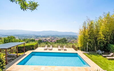 Reggello 867: Piscina, Blu, Ricorrere, Eco Hotel, Giardino, Shade, Tempo Libero, Mobili Da Esterno, Landscaping, Giochi D'Acqua