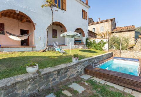 Casa Alice: Proprietà, Costruzione, Casa, Immobiliare, Piscina, Zona Residenziale, Villa, Estate, Hacienda, Backyard