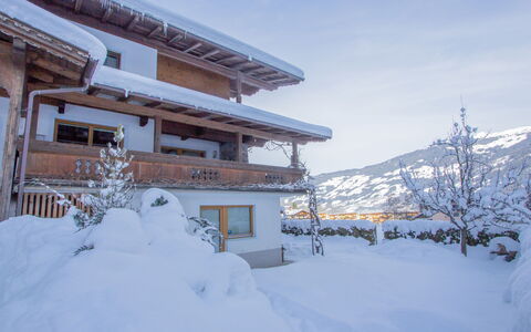 Widner: Cielo, Costruzione, Neve, Finestra, Nube, Pendenza, Casa, Montagna, Albero, Villetta