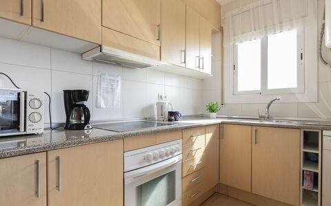 Regina: Proprietà, Camera, Cucina, Cabinetry, Controsoffitto, Mobilia, Costruzione, Casa, Interior Design, Immobiliare
