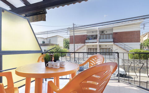 Marie: Proprietà, Costruzione, Immobiliare, Camera, Mobilia, Interior Design, Architettura, Tavolo, Casa, Tetto